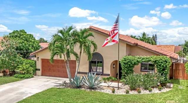 Photo of 27497 Pelican Ridge Cir, Bonita Springs, FL 34135