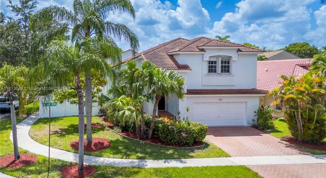 Photo of 1020 NW 184th Ter, Pembroke Pines, FL 33029