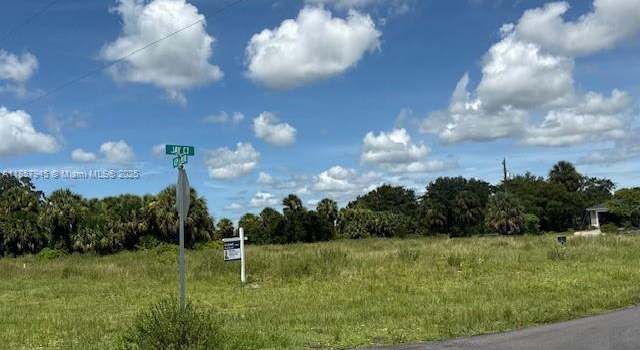 Photo of 1017 Comet Ave, Labelle, FL 33935