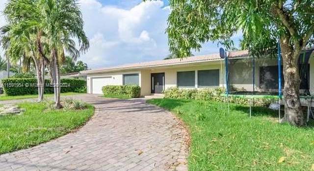 Photo of 16473 NE 31st Ave, North Miami Beach, FL 33160