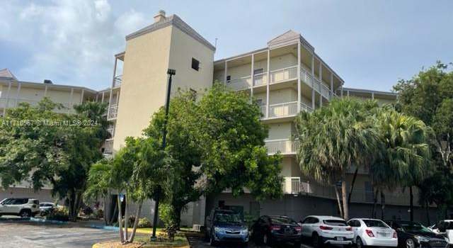 Photo of 8290 Lake Dr #517, Doral, FL 33166