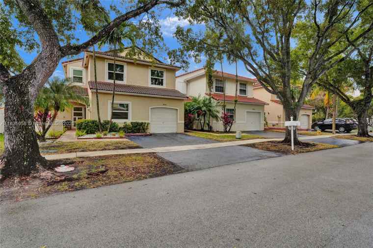Photo of 18060 SW 11th Ct Pembroke Pines, FL 33029
