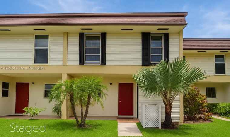 Photo of 3321 Farragut St Unit 7D Hollywood, FL 33021