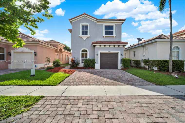 Photo of 1081 NE 40th Rd Homestead, FL 33033