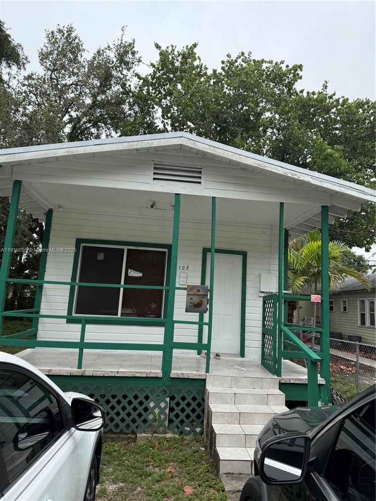 Photo of 108 Oak Ave Coral Gables, FL 33133