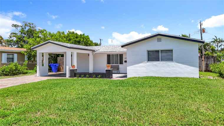 Photo of 6631 Meade St Hollywood, FL 33024