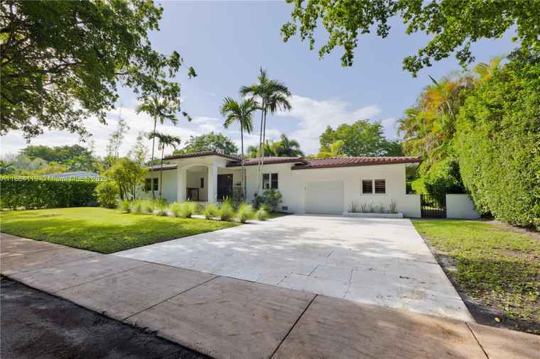 Photo of 518 Daroco Ave Coral Gables, FL 33146