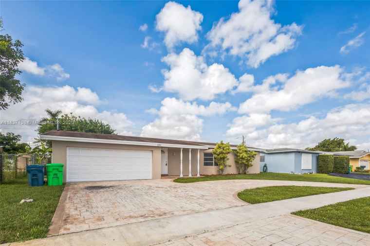 Photo of 8390 NW 24th St Sunrise, FL 33322