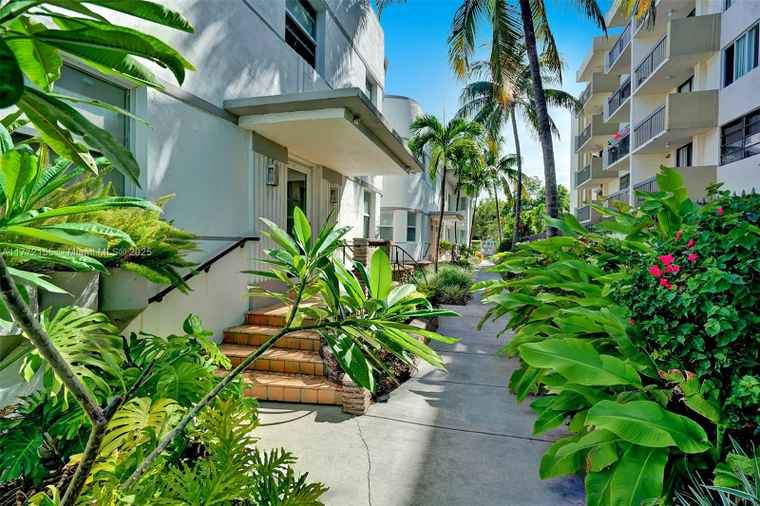 Photo of 6911 Bay Dr #3 Miami Beach, FL 33141