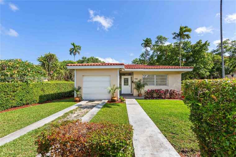 Photo of 1242 Sevilla Ave Coral Gables, FL 33134