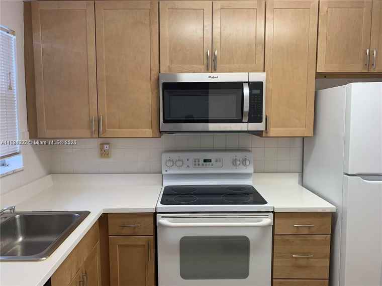 Photo of 8435 Sunrise Lakes Blvd #104 Sunrise, FL 33322