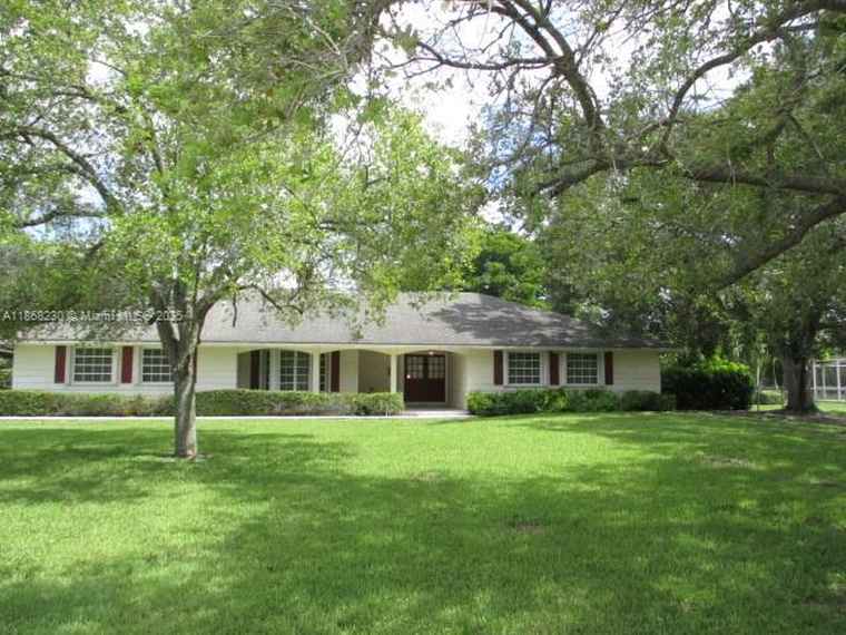 Photo of 1599 NW 19th St Homestead, FL 33030