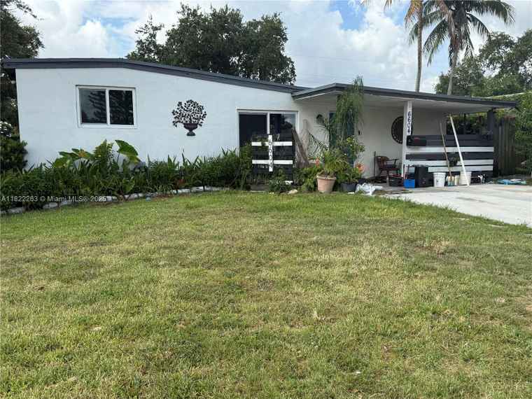 Photo of 6604 Raleigh St Hollywood, FL 33024