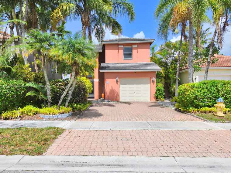 Photo of 275 NW 107th Ave Pembroke Pines, FL 33026