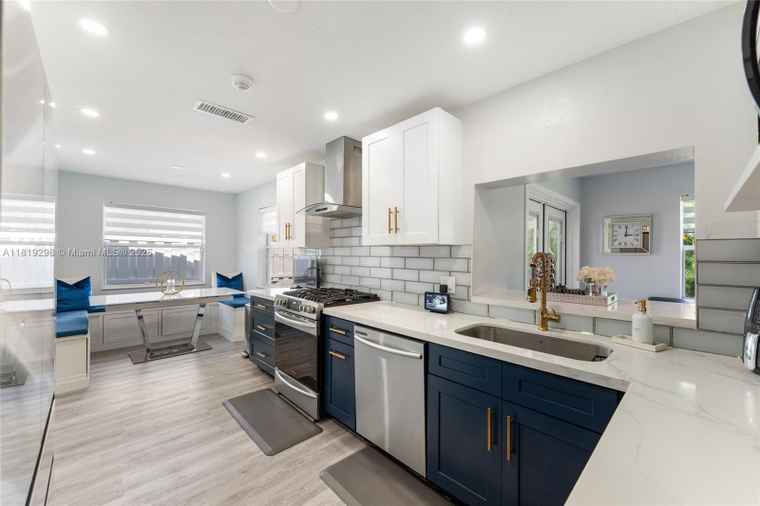 Photo of 11330 NW 29th Pl Sunrise, FL 33323