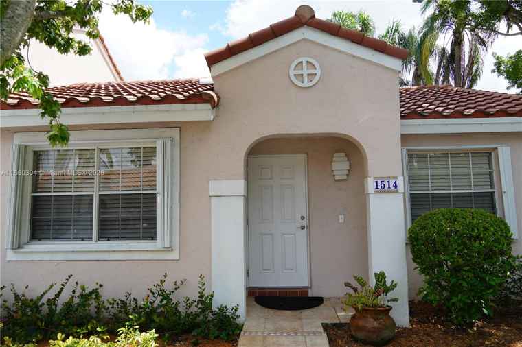 Photo of 1514 Springside Dr Weston, FL 33326