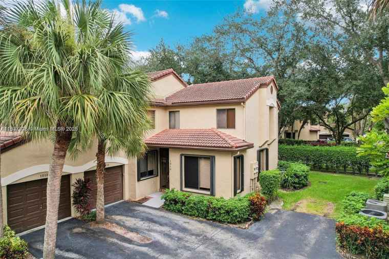 Photo of 1010 NW 105th Way Unit B-139 Plantation, FL 33322