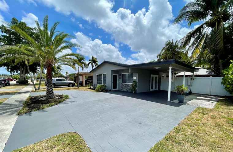 Photo of 1210 N 74th Ter Hollywood, FL 33024