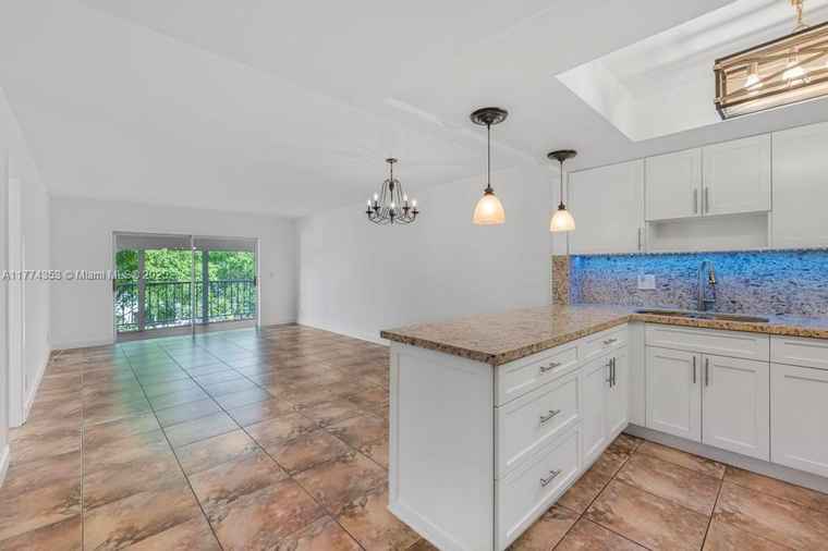Photo of 1101 Hillcrest Ct #315 Hollywood, FL 33021