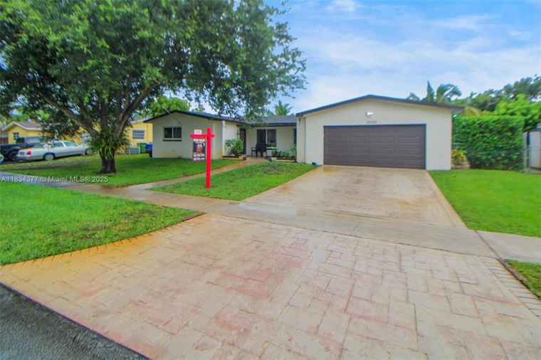 Photo of 12000 NW 20th St Pembroke Pines, FL 33026