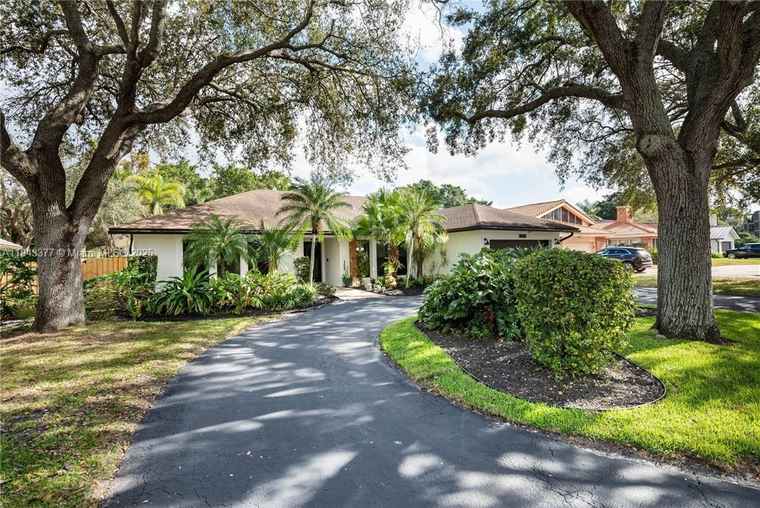 Photo of 1030 SW 91st Ave Plantation, FL 33324
