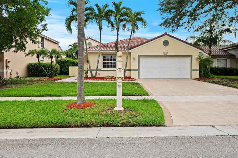 Photo of 18845 NW 1st St Pembroke Pines, FL 33029