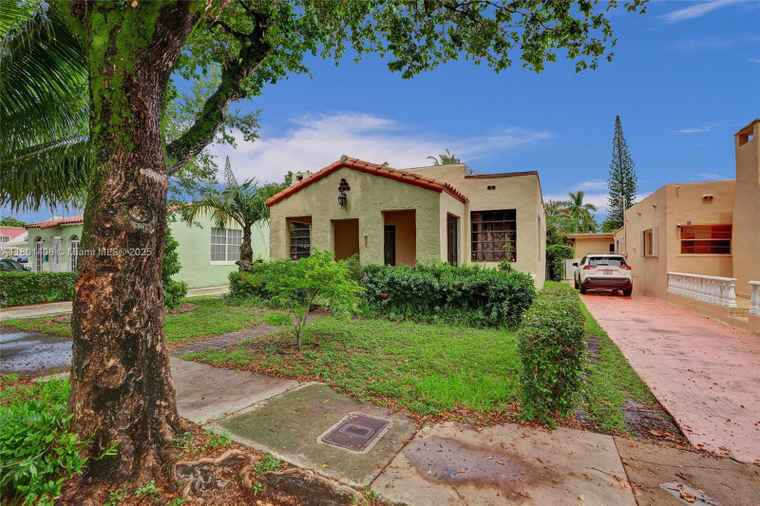 Photo of 817 Lorca St Coral Gables, FL 33134