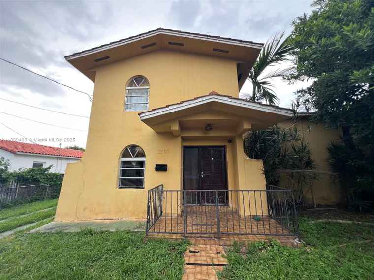 Photo of 2798 SW 33rd Ave Miami, FL 33133