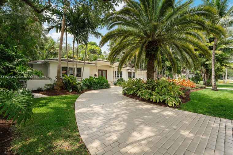 Photo of 1448 Blue Rd Coral Gables, FL 33146