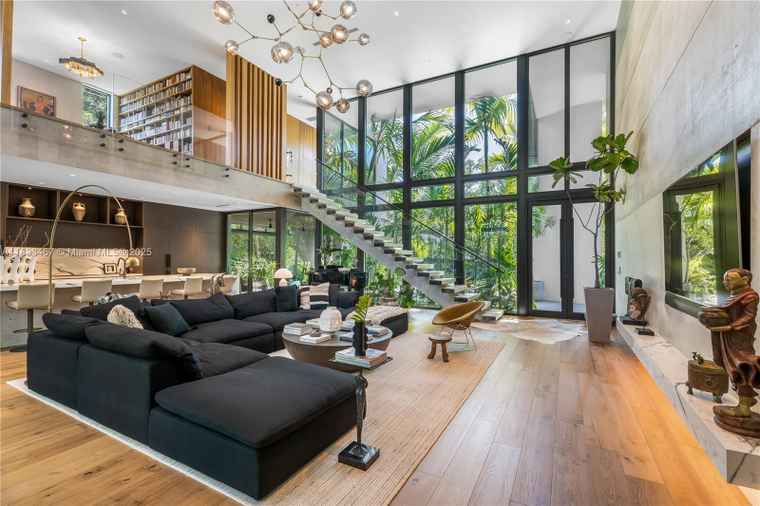 Photo of 3910 Battersea Rd Miami, FL 33133