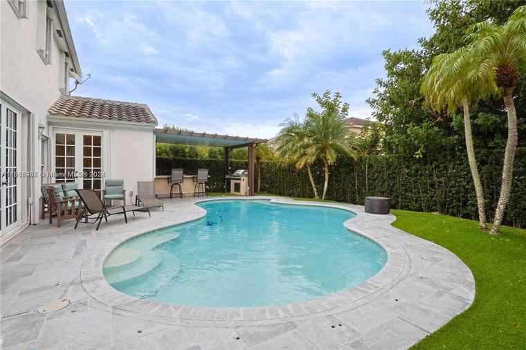 Photo of 18528 NW 19th St Pembroke Pines, FL 33029