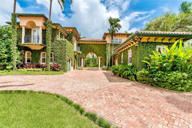 Photo of 104 Paloma Dr Coral Gables, FL 33143