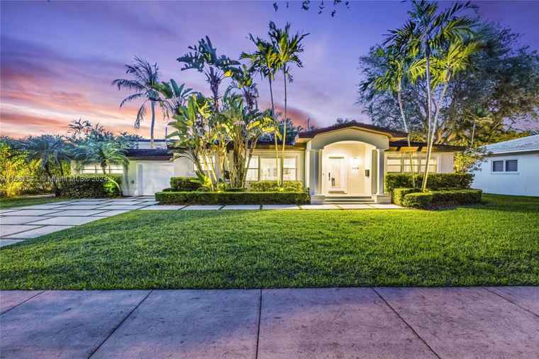 Photo of 1449 Robbia Ave Coral Gables, FL 33146