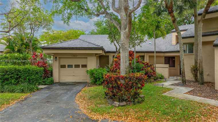 Photo of 9360 S Chelsea Dr S Plantation, FL 33324