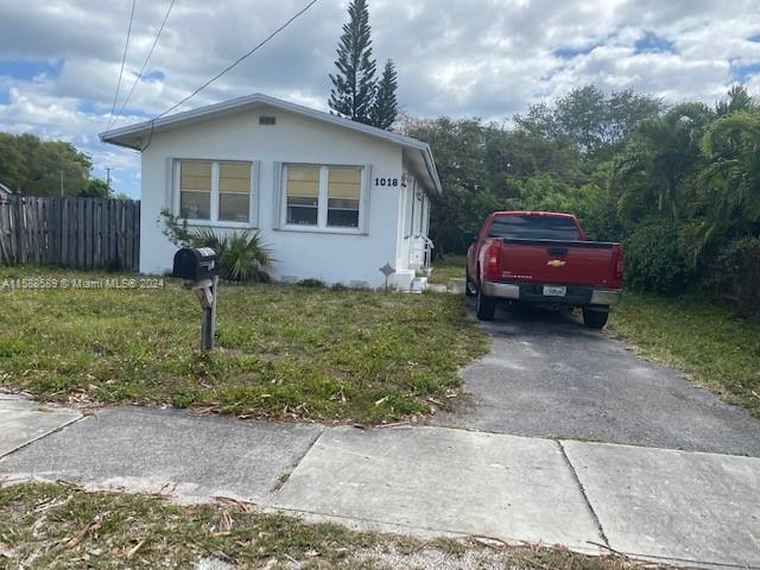 Photo of 1018 NE 2nd Ave Fort Lauderdale, FL 33304