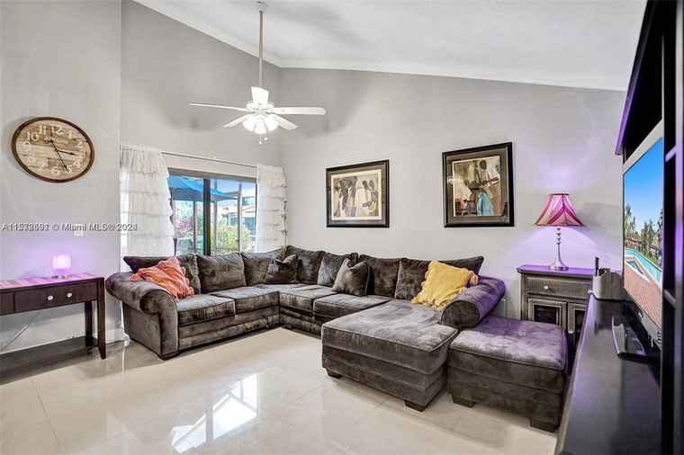 Photo of 1207 NW 123rd Ter Pembroke Pines, FL 33026