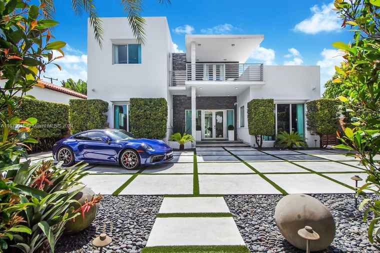 Photo of 2382 Alton Rd Miami Beach, FL 33140