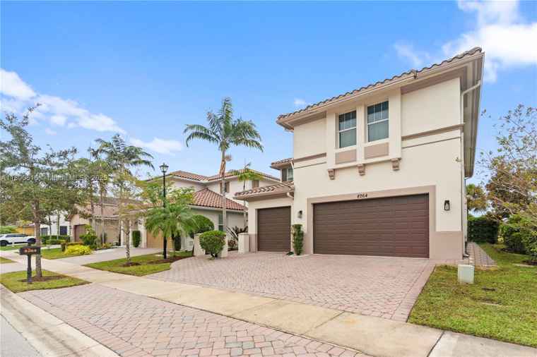Photo of 8264 NW 118th Way Parkland, FL 33076