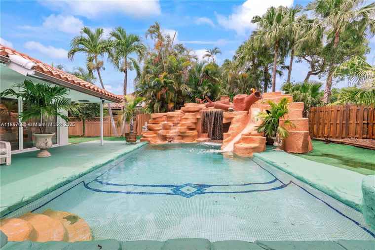 Photo of 2900 NW 25th Way Boca Raton, FL 33434