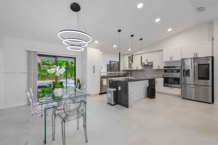 Photo of 13526 Jonquil Pl Wellington, FL 33414