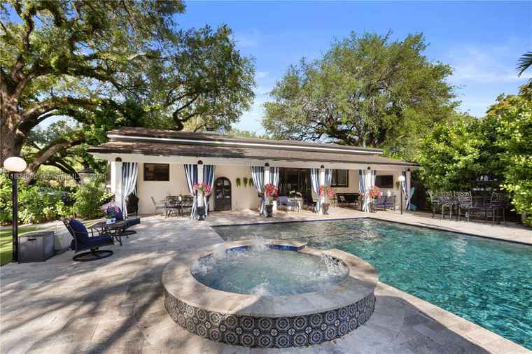 Photo of 1460 Mantua Ave Coral Gables, FL 33146