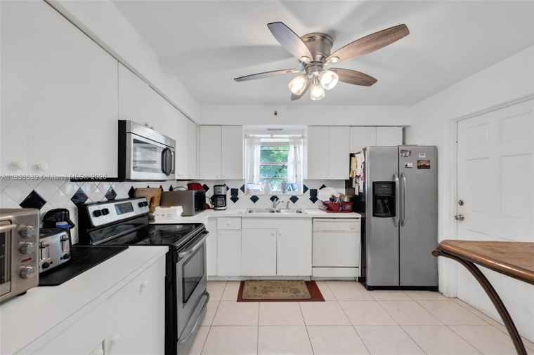 Photo of 500 S Luna Ct #6 Hollywood, FL 33021