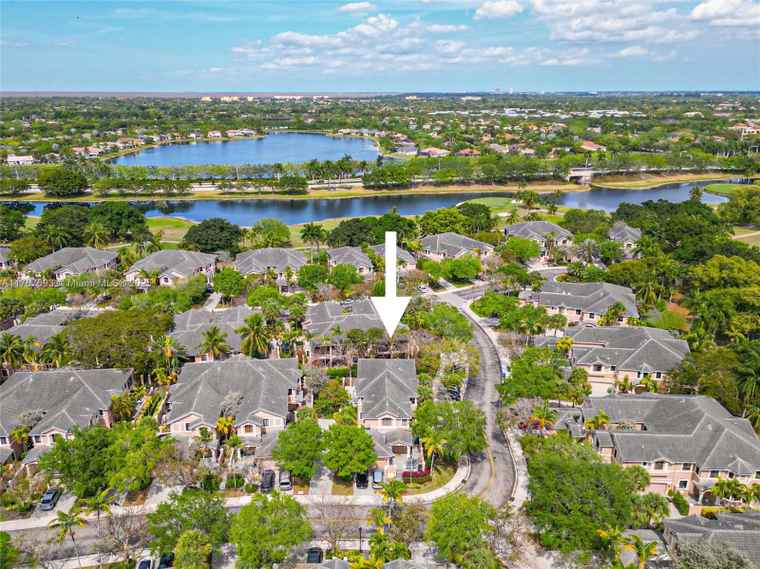 Photo of 2790 Center Court Dr Unit 2-31 Weston, FL 33332