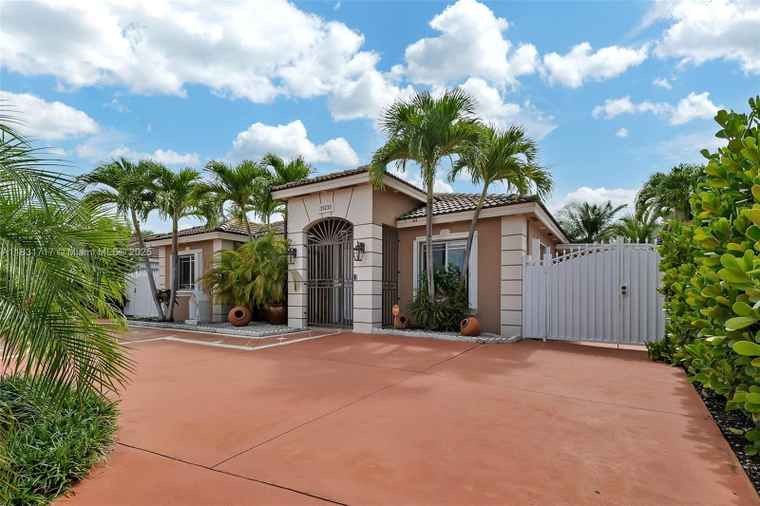 Photo of 25235 SW 133rd Ave Homestead, FL 33032