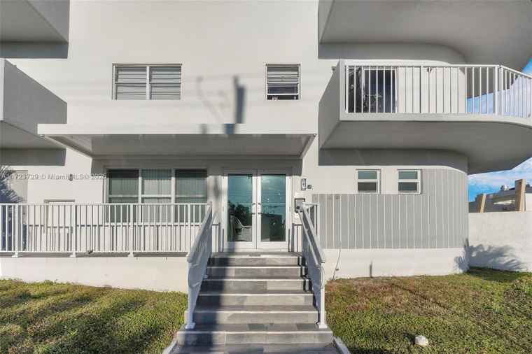 Photo of 7125 Bonita Dr #306 Miami Beach, FL 33141