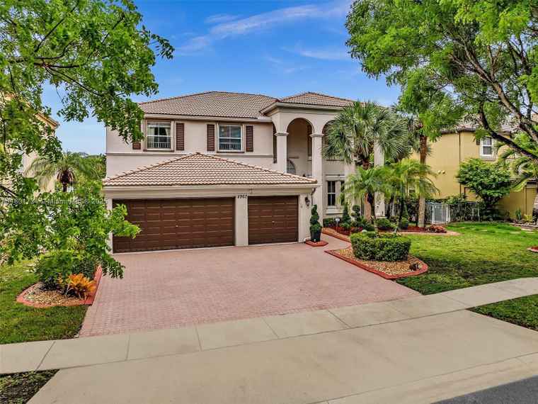 Photo of 4960 SW 158th Ave Miramar, FL 33027