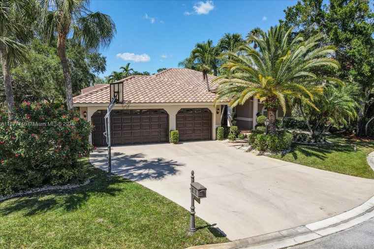 Photo of 5643 NW 101st Dr Coral Springs, FL 33076