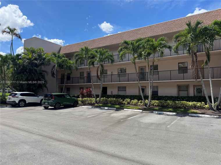Photo of 10405 Sunrise Lakes Blvd #101 Sunrise, FL 33322