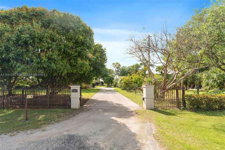 Photo of 28700 SW 192nd Ave Homestead, FL 33030