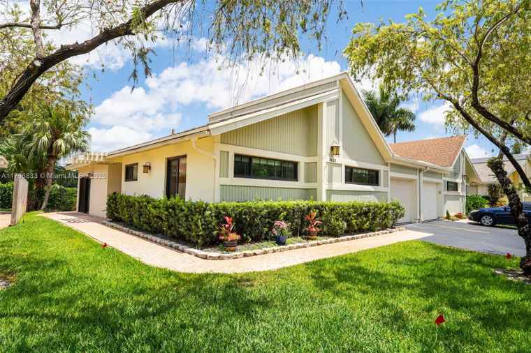Photo of 3620 E Forge Rd #16 Davie, FL 33328